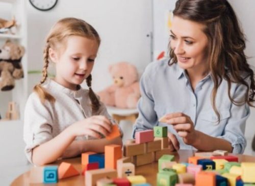 depositphotos_223480018-stock-photo-happy-mother-playing-blocks-adorable depositphotos_223480018-stock-photo-happy-mother-playing-blocks-adorable